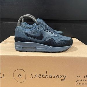 Air Max 90 Black Metallic Women’s Size 5